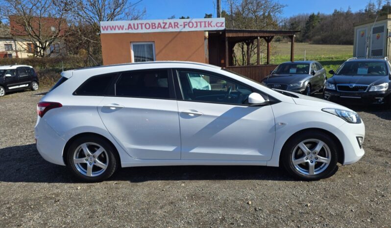 
								Hyundai i30 2016 – 1.6 CRDi ,nové CZ ,serviska full									