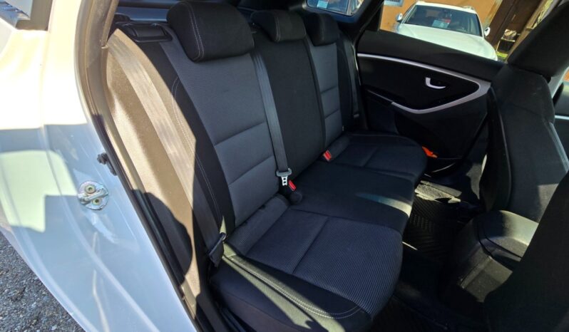 
								Hyundai i30 2016 – 1.6 CRDi ,nové CZ ,serviska full									
