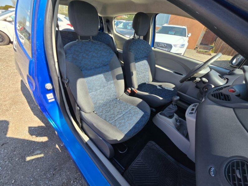
								Renault Twingo 1.2 43KW klima garance km 2007 full									