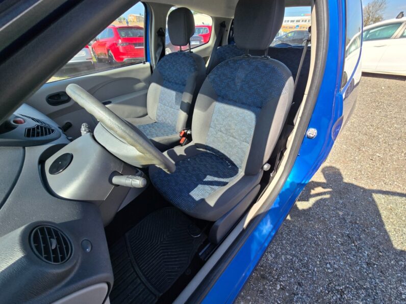 
								Renault Twingo 1.2 43KW klima garance km 2007 full									