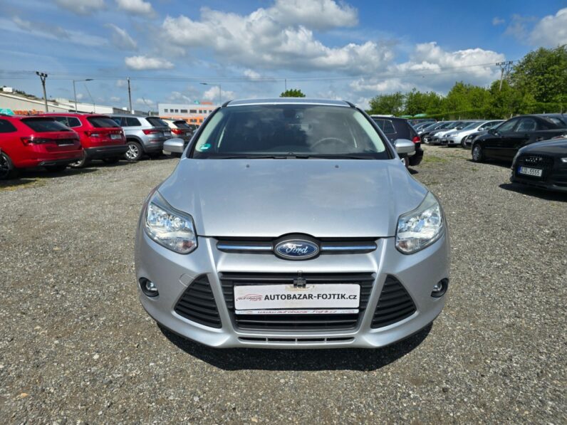 
								Ford Focus 1.6 i 77KW garance km 2011 full									