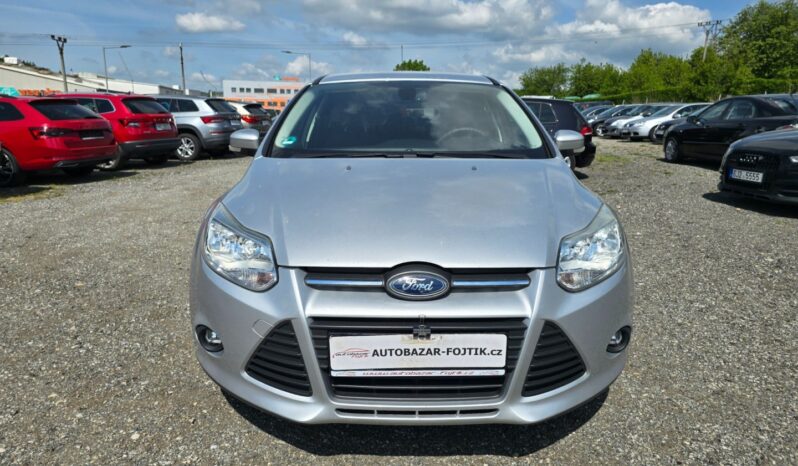 
								Ford Focus 1.6 i 77KW garance km 2011 full									