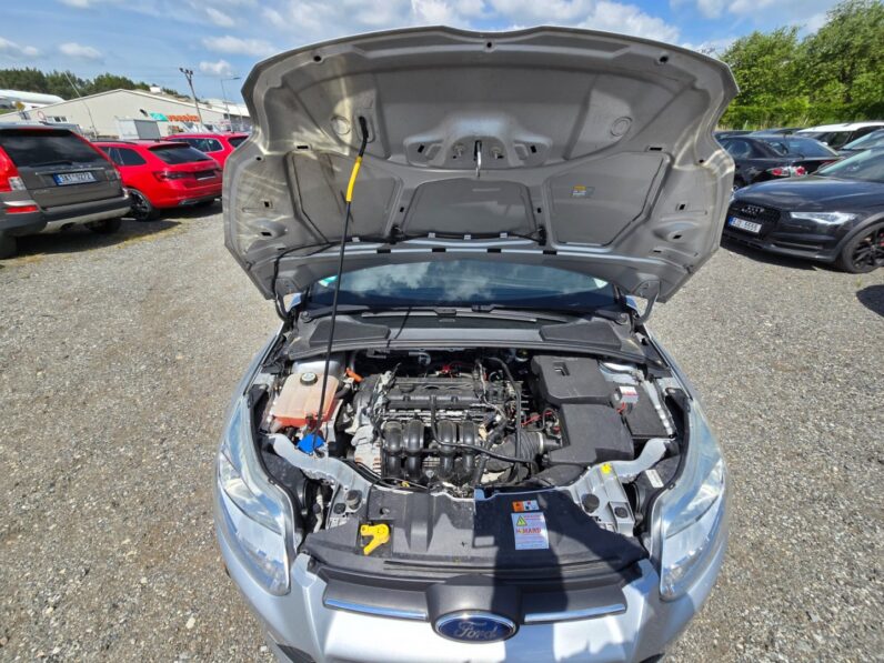 
								Ford Focus 1.6 i 77KW garance km 2011 full									