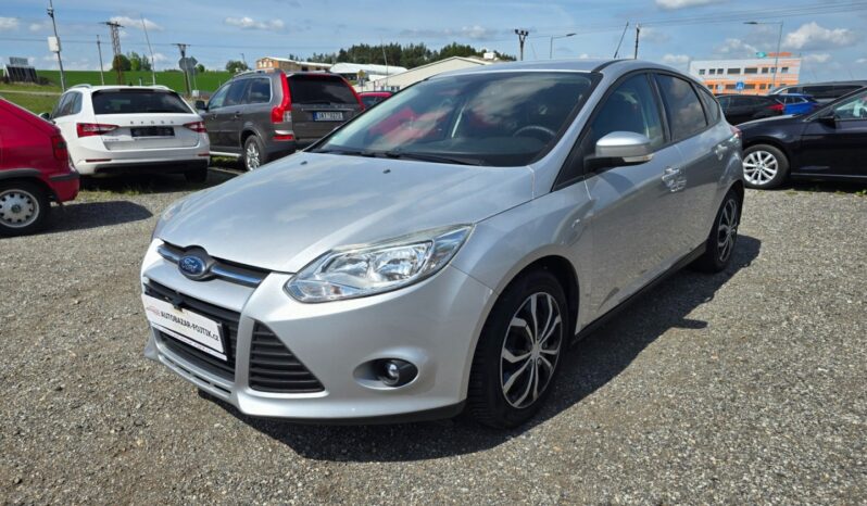 
								Ford Focus 1.6 i 77KW garance km 2011 full									