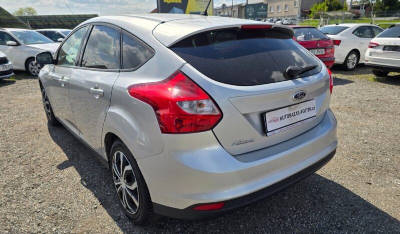 
								Ford Focus 1.6 i 77KW garance km 2011 full									