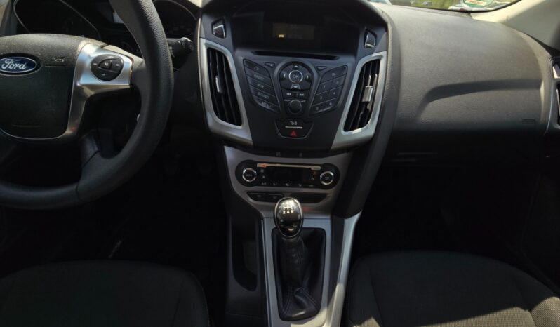 
								Ford Focus 1.6 i 77KW garance km 2011 full									
