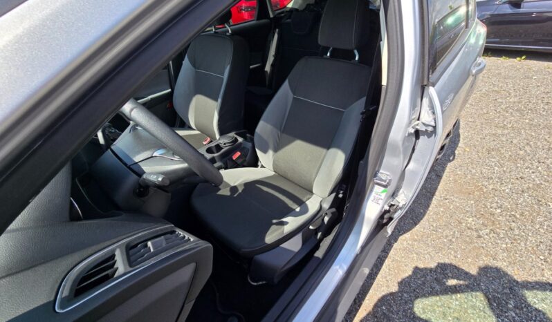 
								Ford Focus 1.6 i 77KW garance km 2011 full									