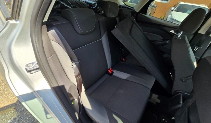 
								Ford Focus 1.6 i 77KW garance km 2011 full									