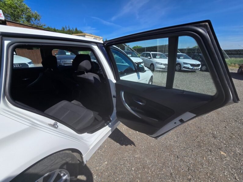 
								BMW Řada 3 316D Sport 2013 full									