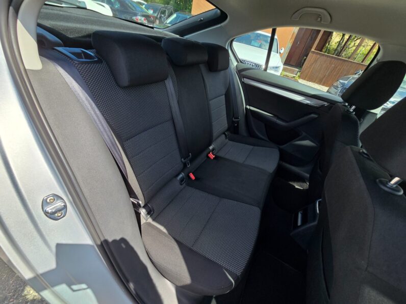 
								Škoda Octavia 2014 – 1.6 TDi 77KW DSG Ambition full									