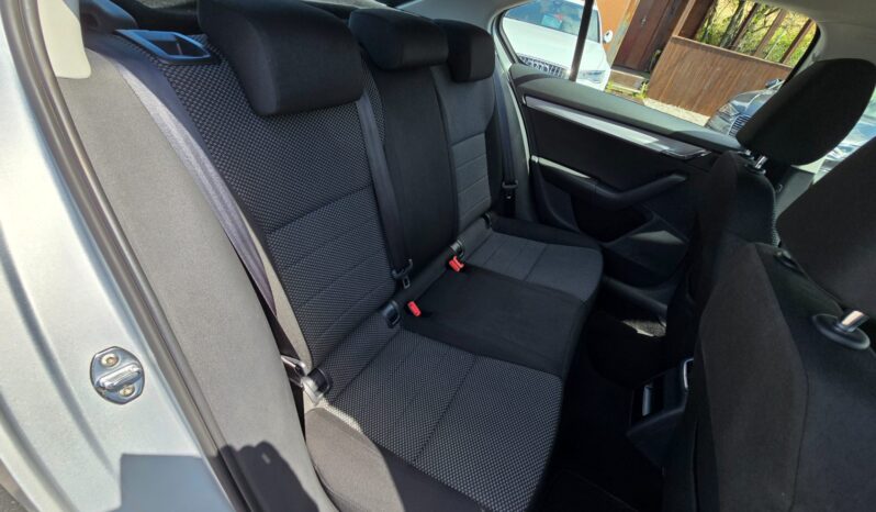 
								Škoda Octavia 2014 – 1.6 TDi 77KW DSG Ambition full									