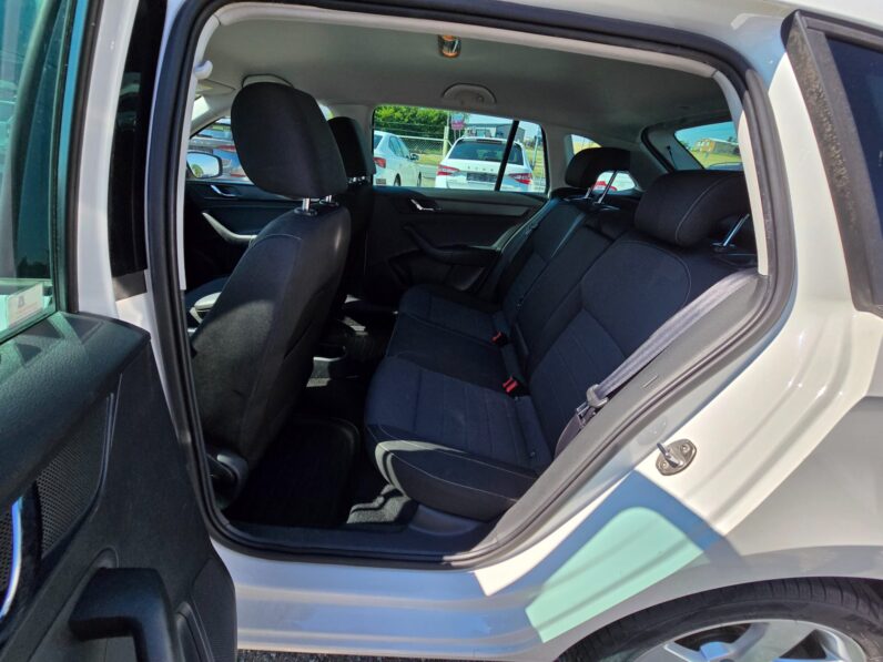 
								Škoda Rapid 2014 – 1.6 TDi 66kw Elegance DSG,nová STK full									