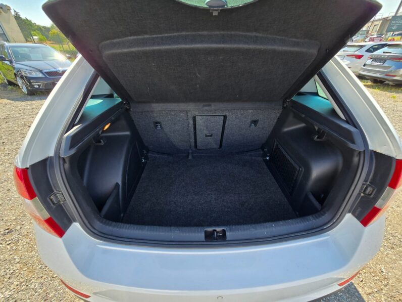 
								Škoda Rapid 2014 – 1.6 TDi 66kw Elegance DSG,nová STK full									