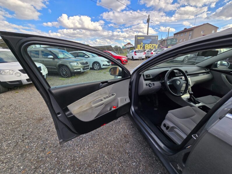 
								Volkswagen Passat 2005 – 2.0 TDi 103KW Comfort full									