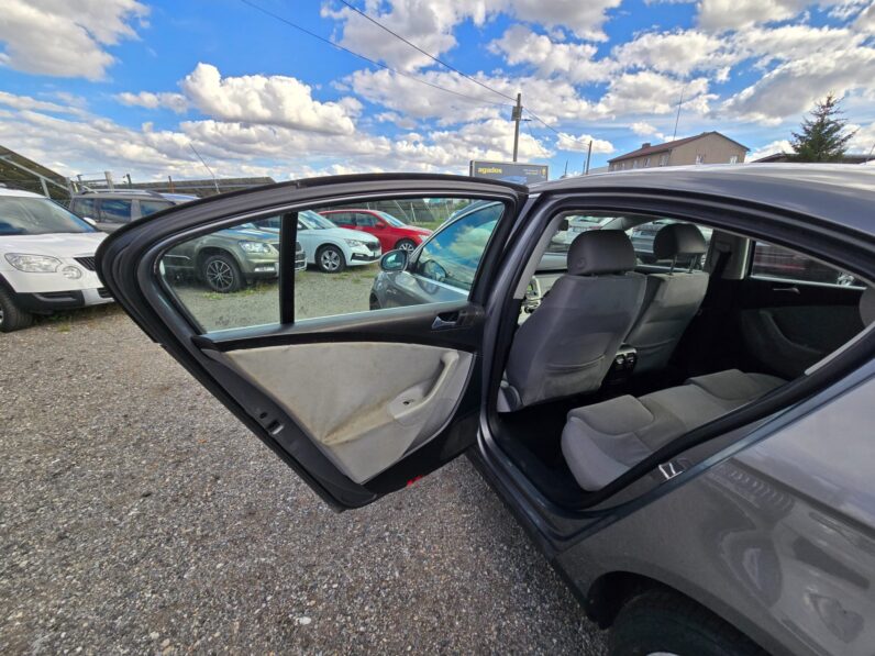 
								Volkswagen Passat 2005 – 2.0 TDi 103KW Comfort full									