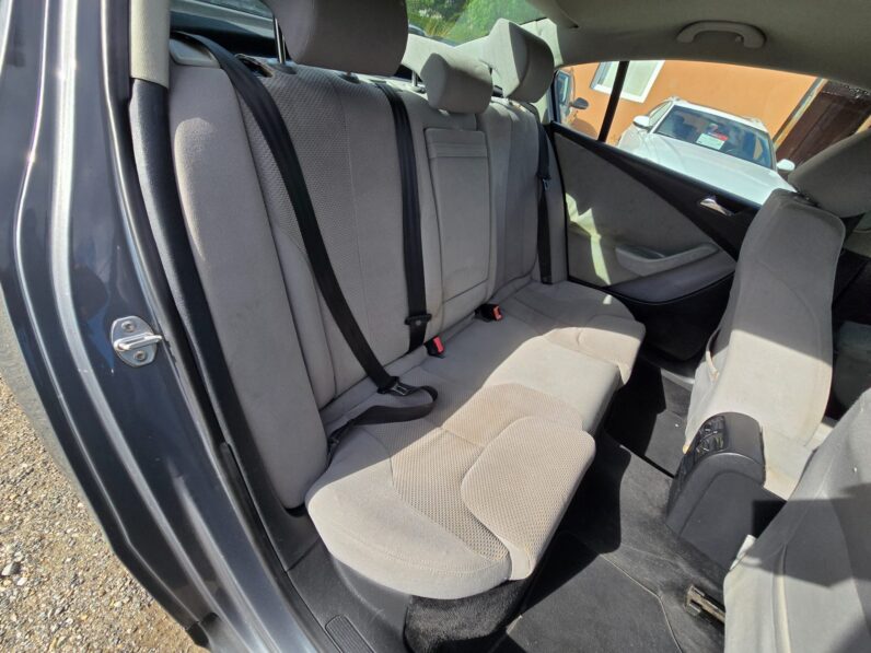 
								Volkswagen Passat 2005 – 2.0 TDi 103KW Comfort full									