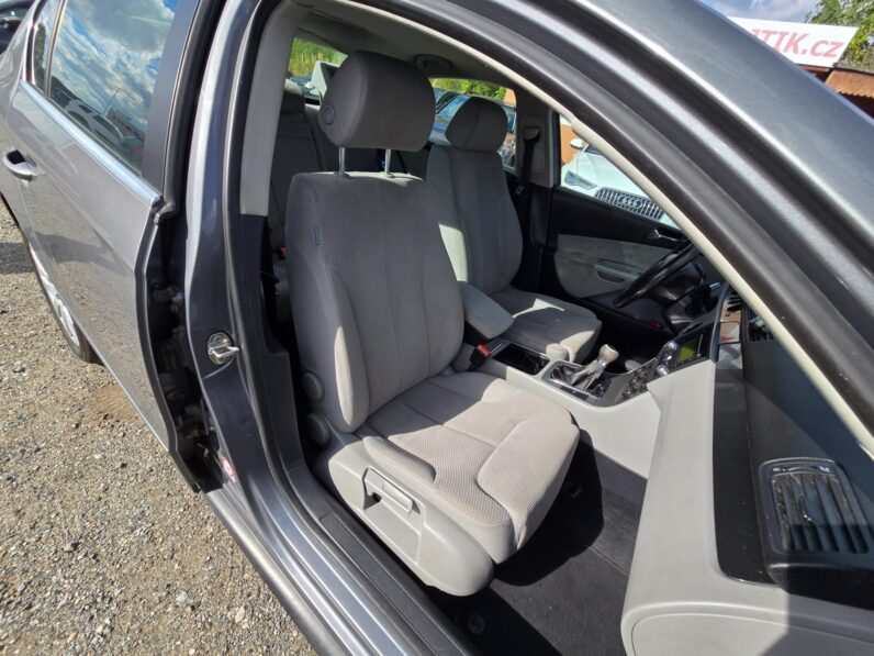 
								Volkswagen Passat 2005 – 2.0 TDi 103KW Comfort full									