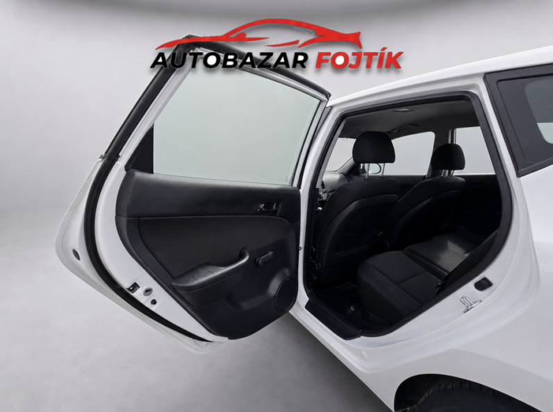 
								Hyundai i30 2010 – 1.4 CVVT 80KW  klima full									