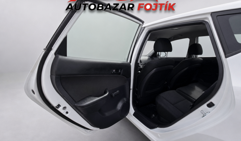 
								Hyundai i30 2010 – 1.4 CVVT 80KW  klima full									