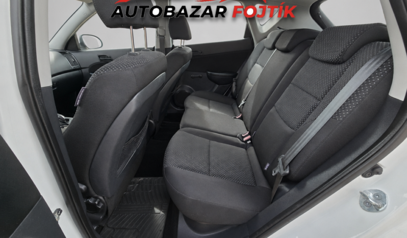 
								Hyundai i30 2010 – 1.4 CVVT 80KW  klima full									