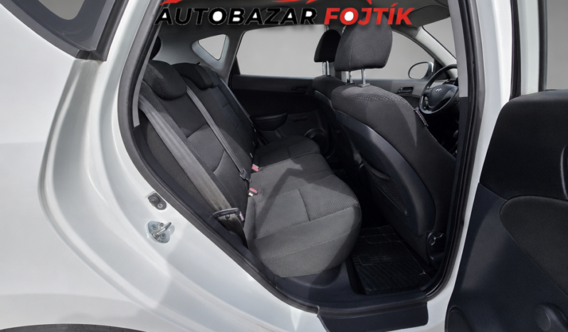 
								Hyundai i30 2010 – 1.4 CVVT 80KW  klima full									