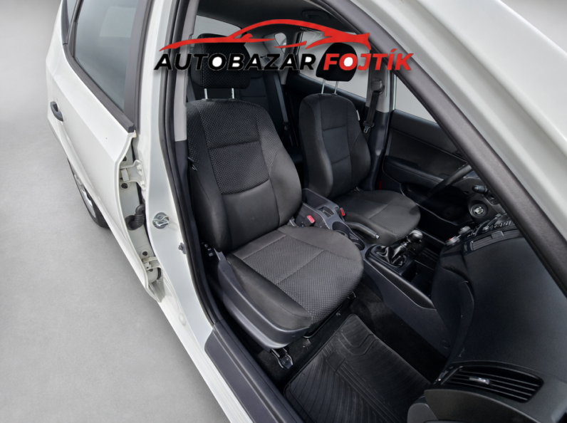 
								Hyundai i30 2010 – 1.4 CVVT 80KW  klima full									